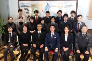 株式会社　高山